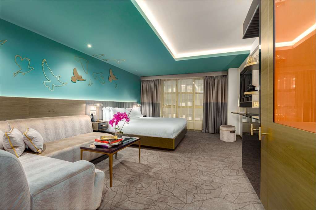 Middle Eight - Covent Garden